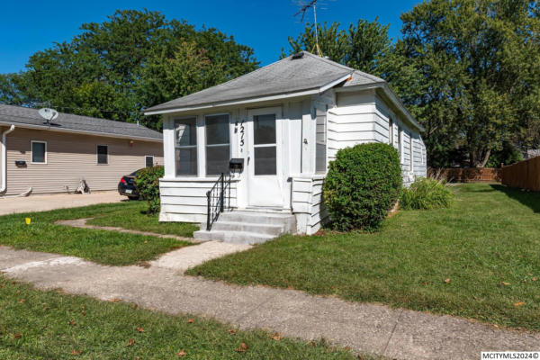 1215 S MASSACHUSETTS AVE, MASON CITY, IA 50401 - Image 1