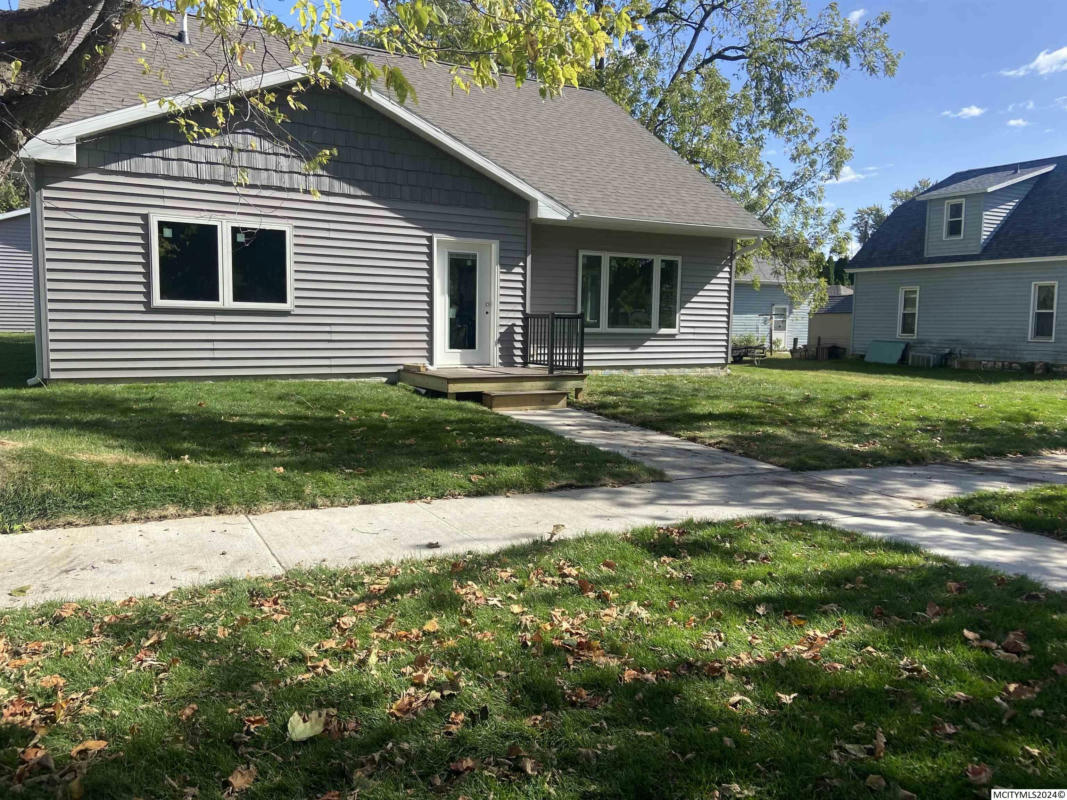 617 S MASSACHUSETTS AVE, MASON CITY, IA 50401, photo 1 of 18